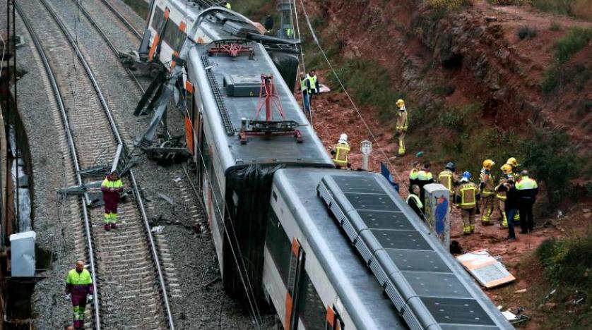 İspanya’da tren raydan çıktı: 1 ölü
